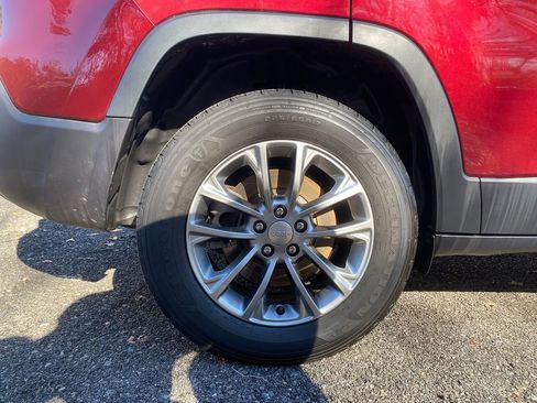 Used 2019 Jeep Cherokee Latitude Plus w/ Cold Weather Group image 29