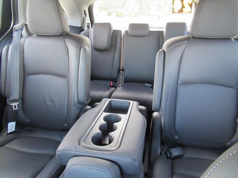 Used 2024 Honda Odyssey EX-L image 17