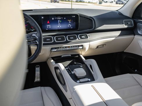 New 2026 Mercedes-Benz GLS 450 4MATIC image 23