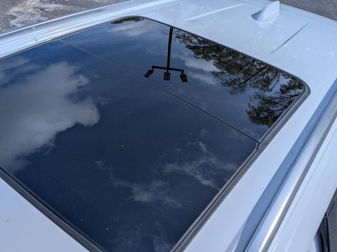 Used 2024 Chevrolet Equinox EV LT image 14