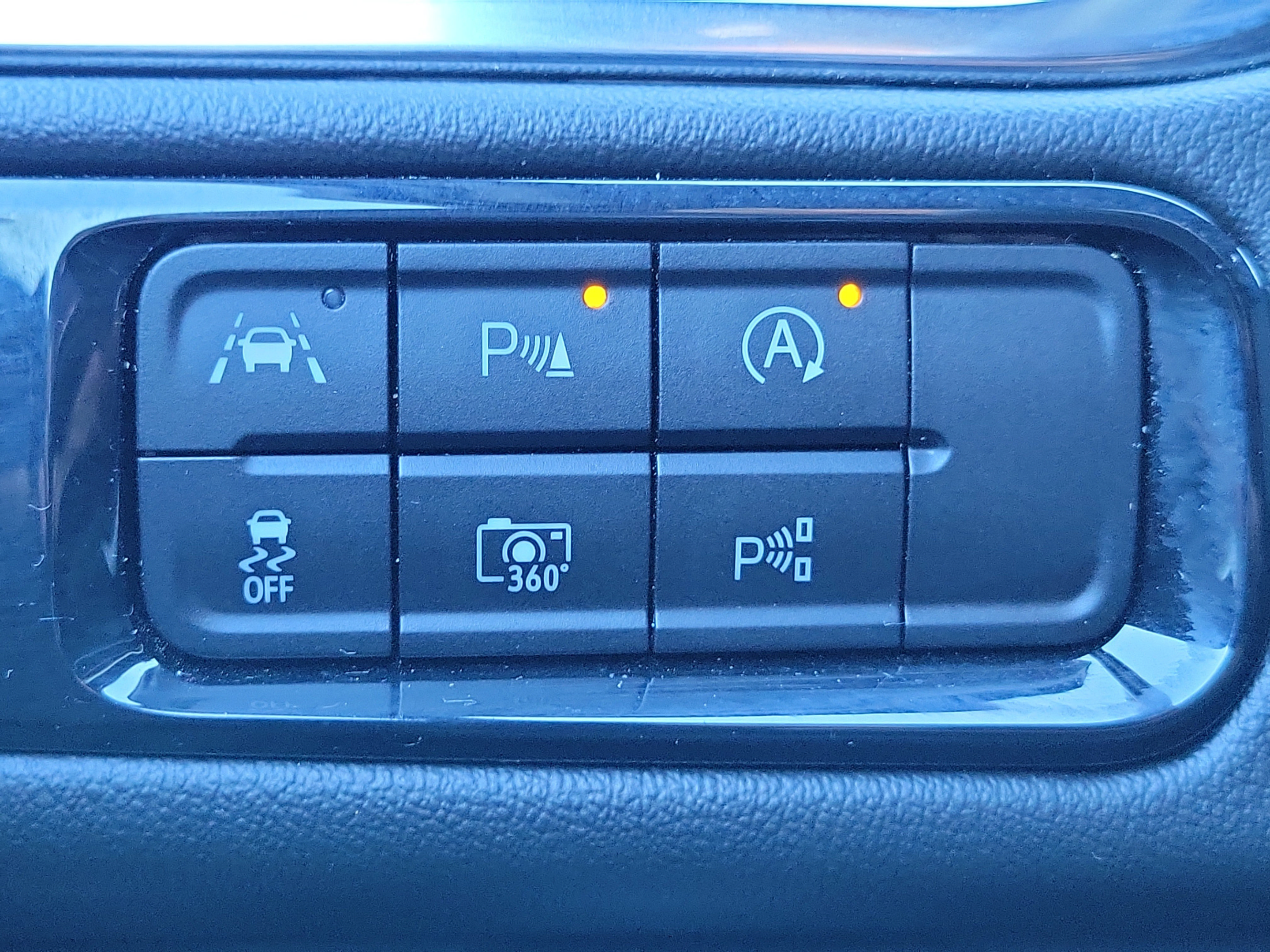 Used 2025 GMC Yukon Elevation AWD/4WD image 30