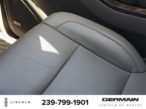 Used 2015 GMC Yukon SLT w/ Open Road Package AWD/4WD image 31