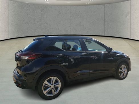 Used 2024 Nissan Kicks S image 6