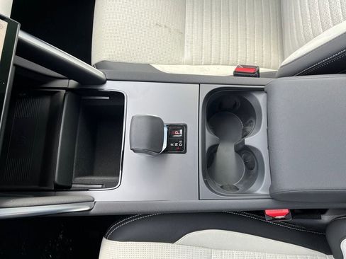 New 2025 Land Rover Discovery Sport S image 20