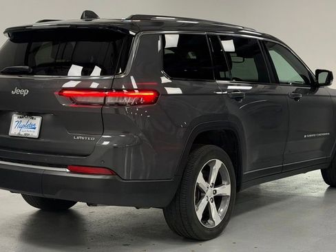 Used 2022 Jeep Grand Cherokee L Limited AWD/4WD image 3