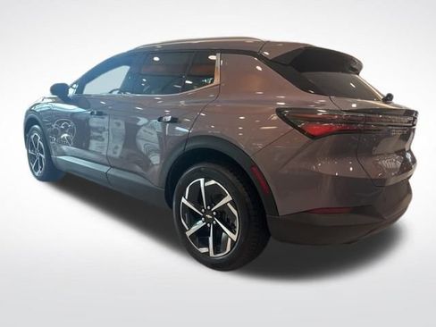 New 2026 Chevrolet Equinox EV LT image 2