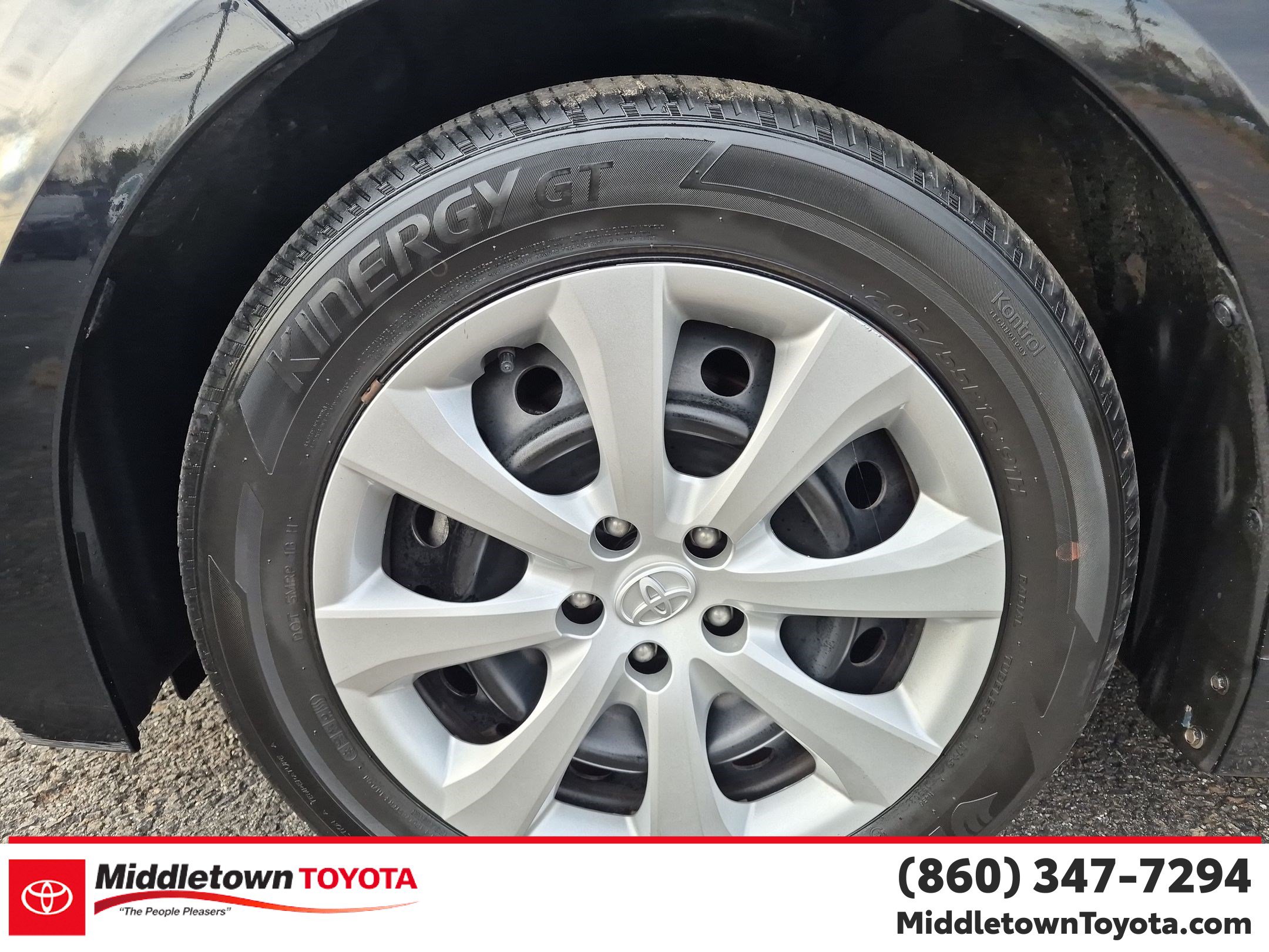 Used 2024 Toyota Corolla LE FWD image 9