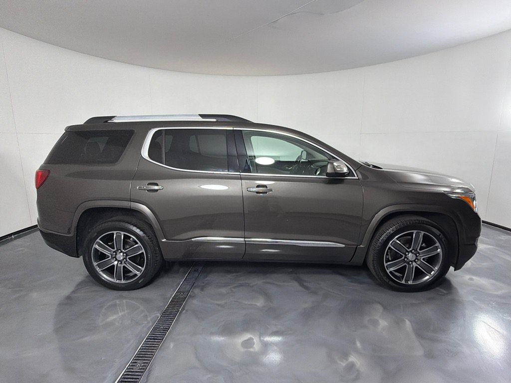 Used 2019 GMC Acadia Denali w/ Technology Package AWD/4WD image 4