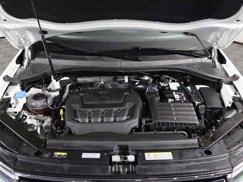 Used 2024 Volkswagen Tiguan SE FWD image 16