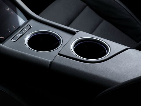 Used 2020 Porsche Taycan Turbo S image 26