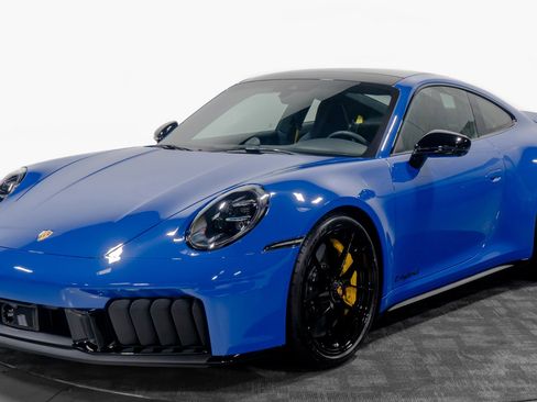 Used 2026 Porsche 911 Carrera GTS image 3