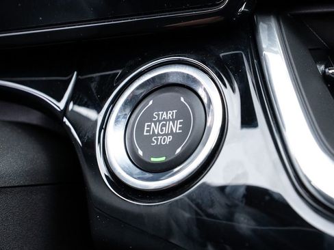 New 2025 Chevrolet Trax RS w/ Sunroof Package image 30