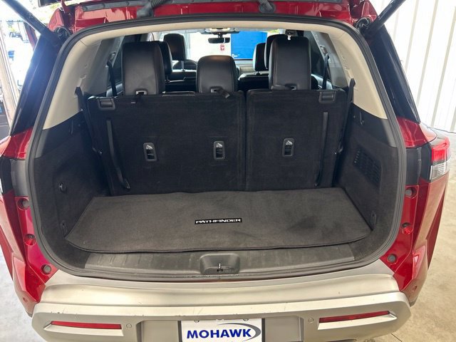 Used 2024 Nissan Pathfinder SL AWD/4WD image 31