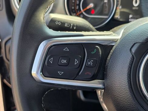 Used 2023 Jeep Wrangler Unlimited Sahara AWD/4WD image 31