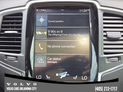 Used 2017 Volvo XC90 T6 Momentum w/ Vision Package image 16