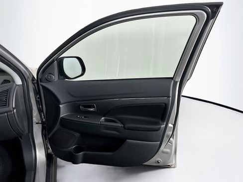 Used 2025 Mitsubishi Outlander Sport ES image 29