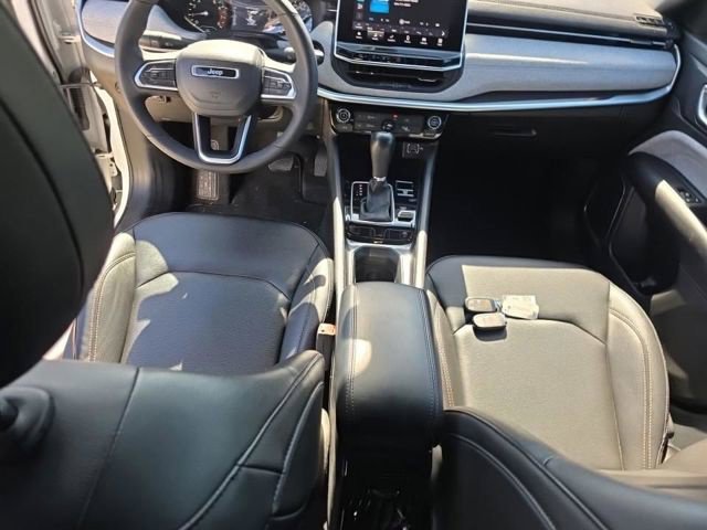 Used 2023 Jeep Compass Latitude AWD/4WD image 10