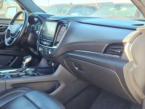 Used 2023 Chevrolet Traverse LT image 23