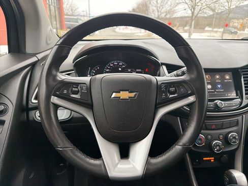 Used 2018 Chevrolet Trax LT w/ Sun & Sound Package AWD/4WD image 23