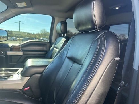Used 2019 Ford F150 Lariat image 15