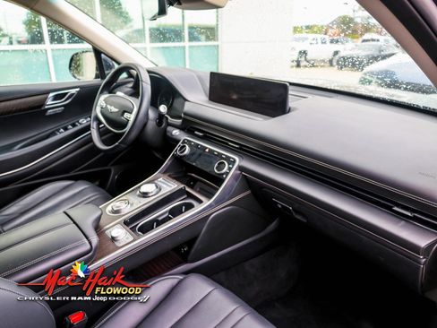 Used 2024 Genesis GV80 2.5T image 3