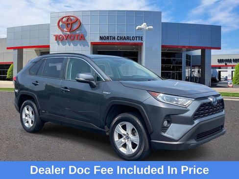 Used 2020 Toyota RAV4 XLE w/ Convenience Package AWD/4WD image 1