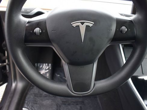 Used 2021 Tesla Model Y Long Range AWD/4WD image 11