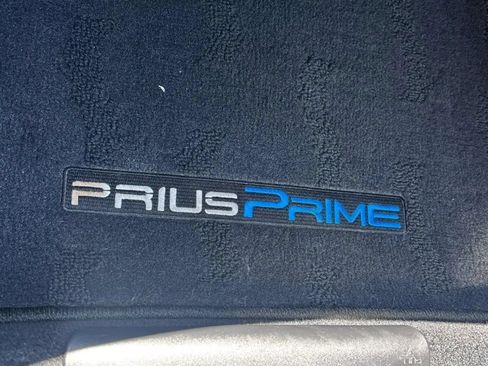 Used 2021 Toyota Prius Prime XLE w/ Carpet Mat Package (TMS) FWD image 18