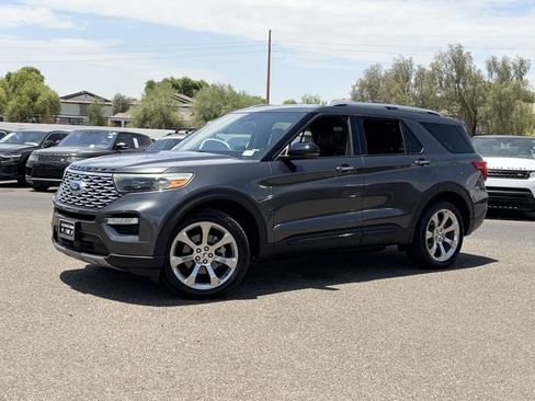 Used 2020 Ford Explorer Platinum w/ Premium Technology Package AWD/4WD image 2