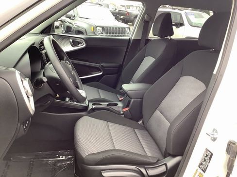 Used 2024 Kia Soul LX w/ Option Group 015 image 8