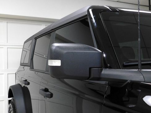 Used 2024 Ford Bronco Wildtrak image 14