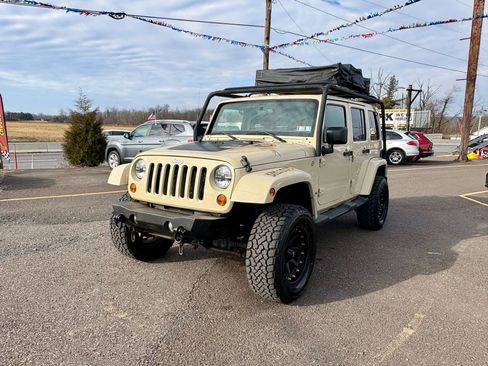 Used 2011 Jeep Wrangler Unlimited Sport image 2
