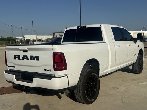 Used 2026 RAM 2500 Laramie AWD/4WD image 12