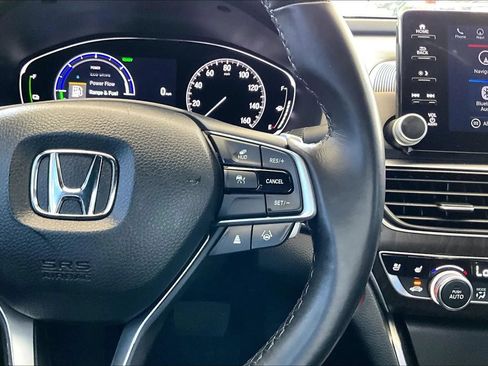 Used 2022 Honda Accord Touring image 11