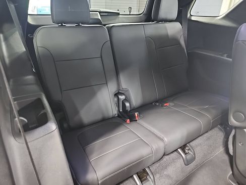 Used 2023 Chevrolet Traverse LT w/ LT Premium Package AWD/4WD image 15