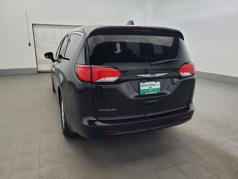 Used 2023 Chrysler Voyager LX FWD image 6