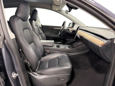 Certified 2023 Tesla Model Y Long Range AWD/4WD image 26