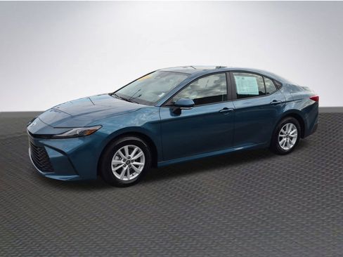 Used 2026 Toyota Camry XSE image 2