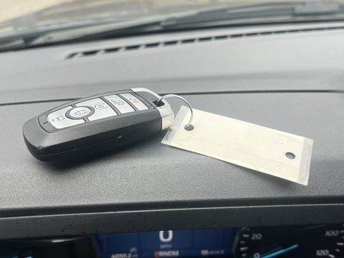 Used 2024 Ford Expedition XLT image 24