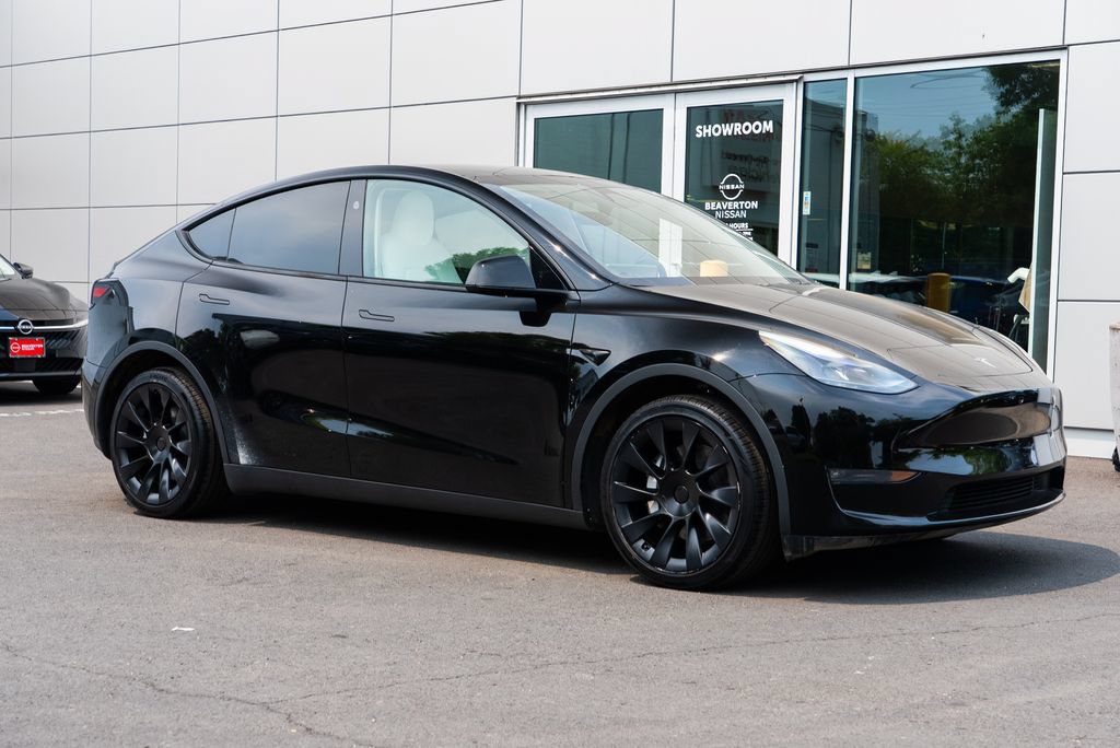 Used 2023 Tesla Model Y Long Range AWD/4WD image 1