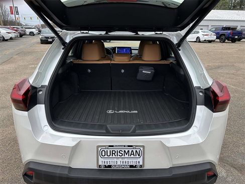 Used 2025 Lexus UX 300h AWD image 15