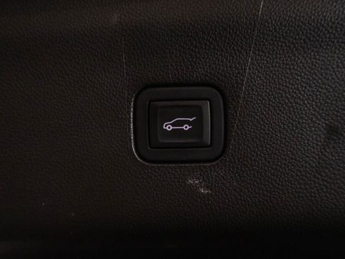 Used 2024 Buick Enclave Essence w/ Sound and Sites Package image 25