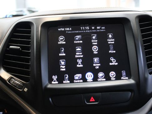 Used 2017 Jeep Cherokee Limited w/ Trailer Tow Group image 18