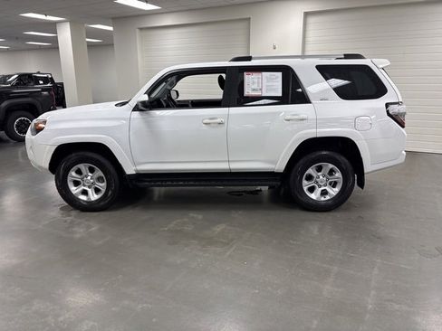 Certified 2024 Toyota 4Runner SR5 image 4