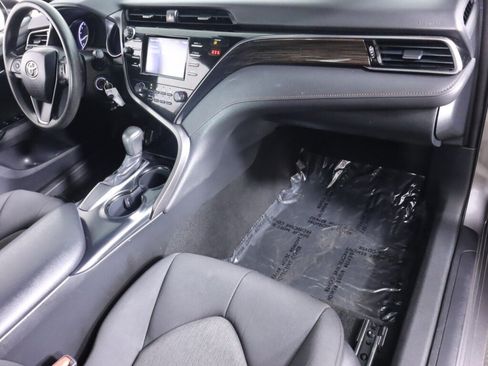 Used 2019 Toyota Camry LE FWD image 35