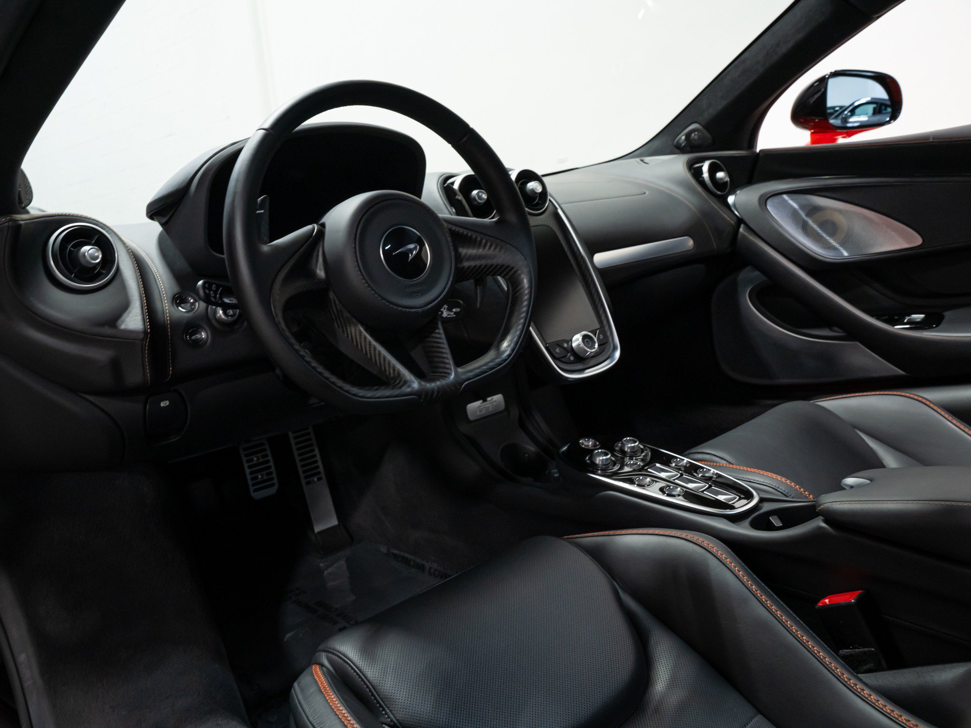 Used 2023 McLaren GT RWD image 40