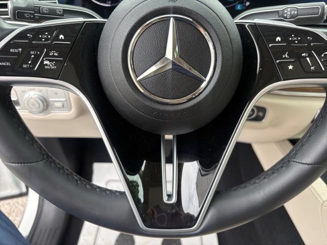 Used 2024 Mercedes-Benz GLS 450 4MATIC image 11
