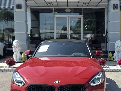Used 2019 BMW Z4 sDrive30i RWD image 2