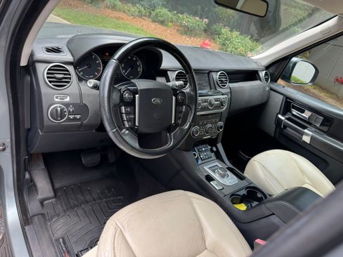 Used 2015 Land Rover LR4 HSE LUX AWD/4WD image 32