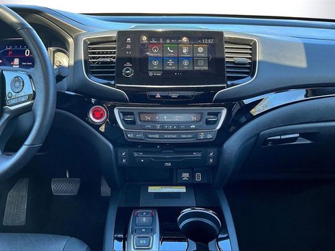 Used 2022 Honda Pilot Elite image 11